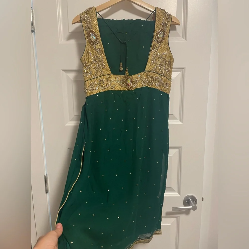 Indian Suit - Picture 2 of 5